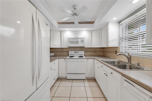 200 Valley Stream DR 3B, Naples, FL 34113