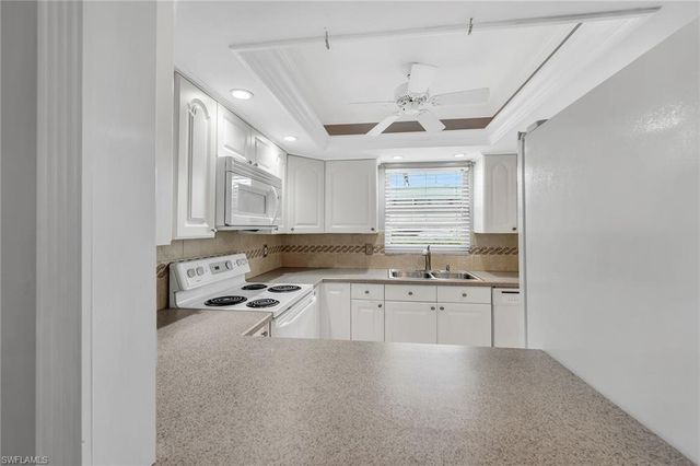 200 Valley Stream DR 3B, Naples, FL 34113