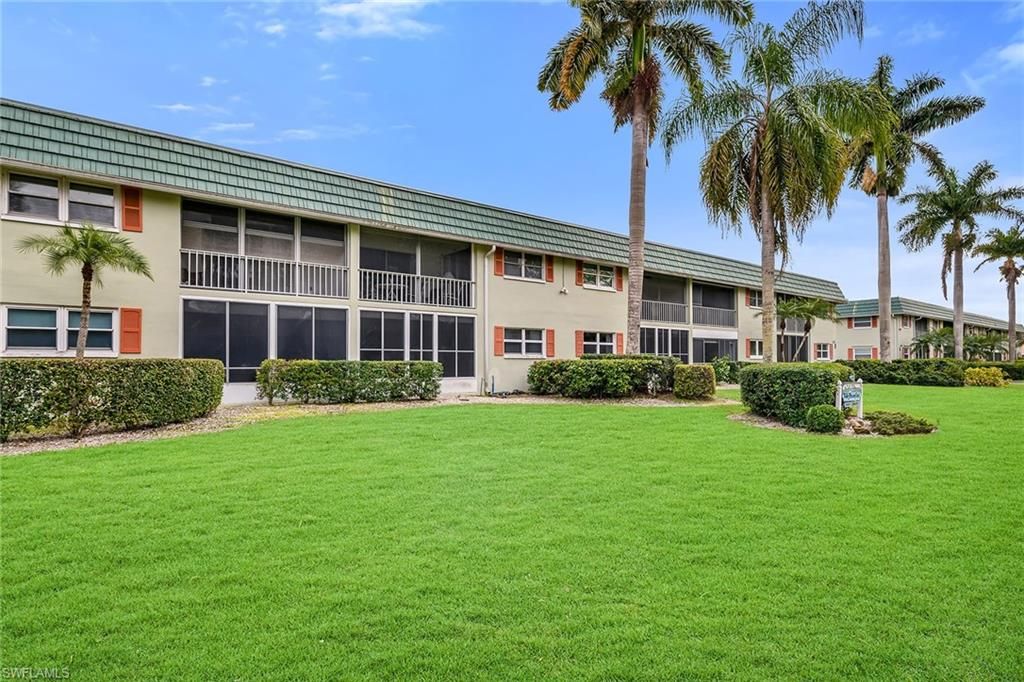 200 Valley Stream DR 3B, Naples, FL 34113
