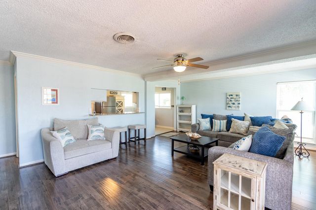 3927 Panola Drive, Galveston, TX 77554