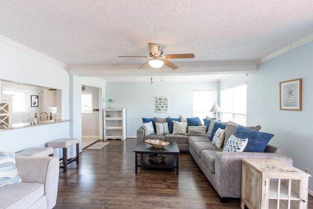 3927 Panola Drive, Galveston, TX 77554