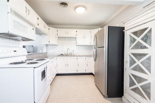 3927 Panola Drive, Galveston, TX 77554