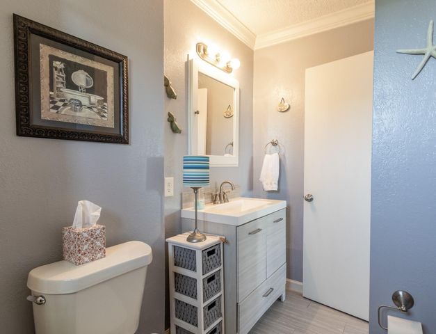 3927 Panola Drive, Galveston, TX 77554