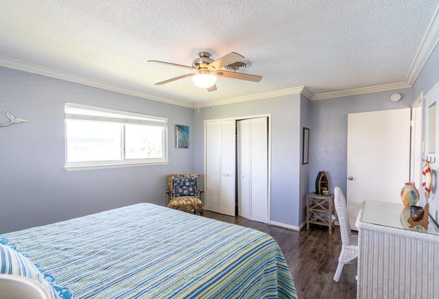 3927 Panola Drive, Galveston, TX 77554