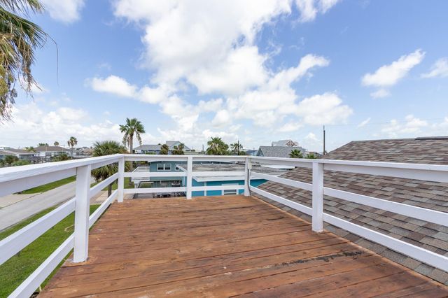 3927 Panola Drive, Galveston, TX 77554