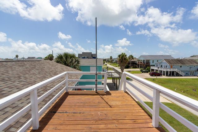 3927 Panola Drive, Galveston, TX 77554