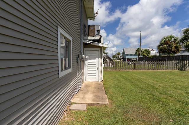 3927 Panola Drive, Galveston, TX 77554