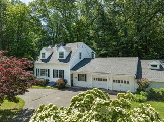 240 Longmeadow St, Longmeadow, MA 01106