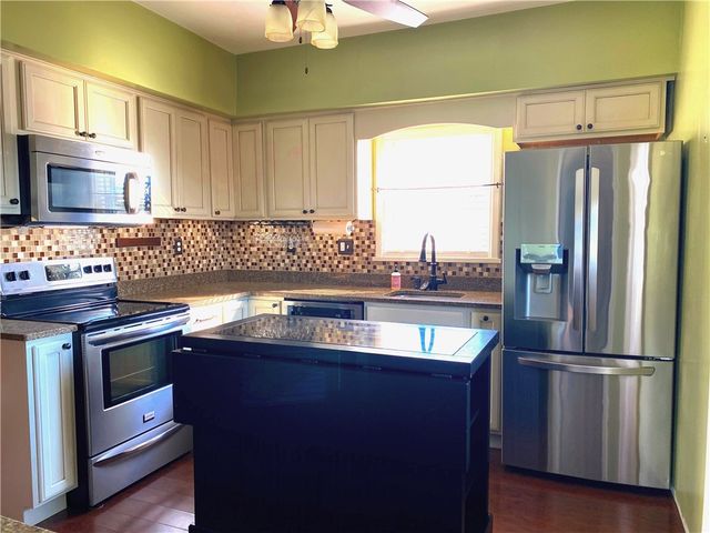 417 E 3rd Ave, Derry Boro, PA 15627