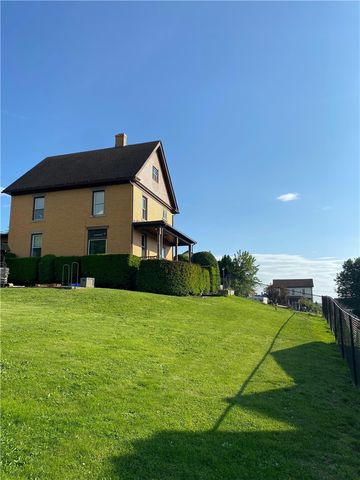 417 E 3rd Ave, Derry Boro, PA 15627