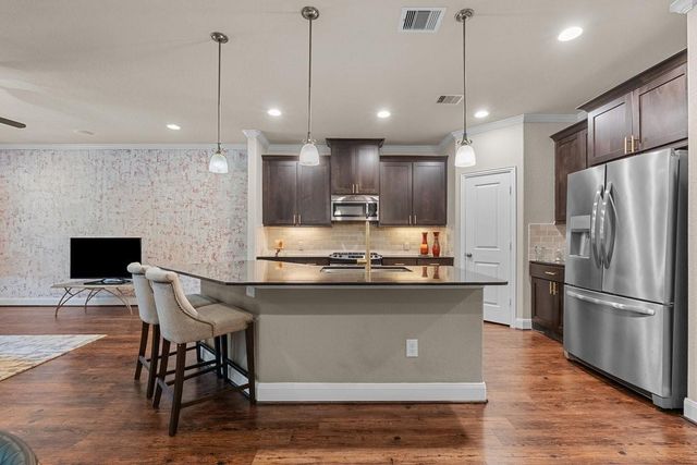 416 Via Regatta Drive, Webster, TX 77598