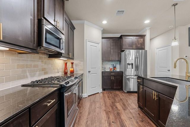 416 Via Regatta Drive, Webster, TX 77598