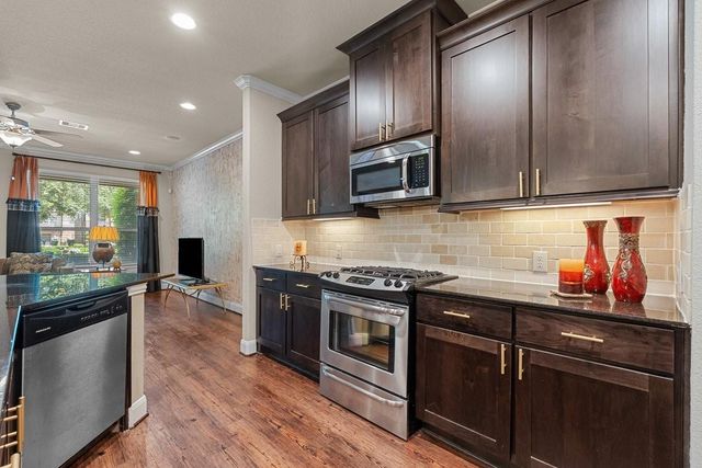 416 Via Regatta Drive, Webster, TX 77598