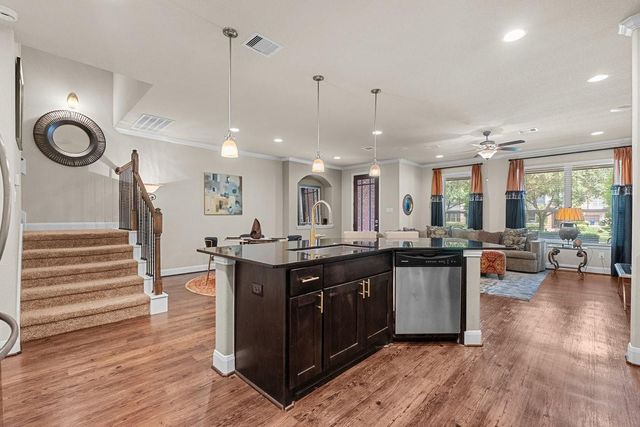 416 Via Regatta Drive, Webster, TX 77598
