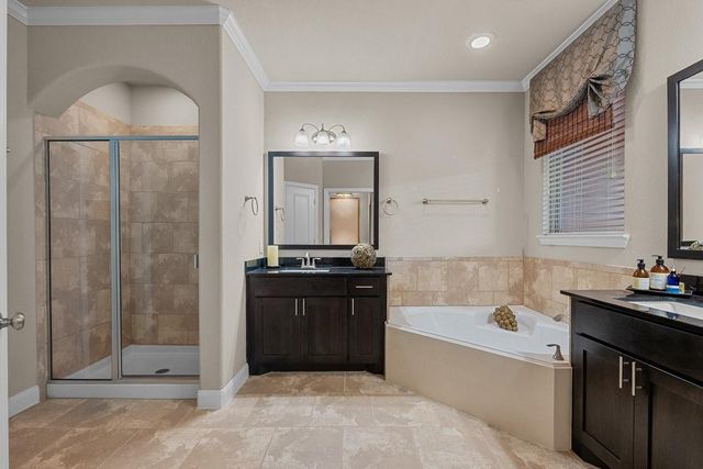 416 Via Regatta Drive, Webster, TX 77598