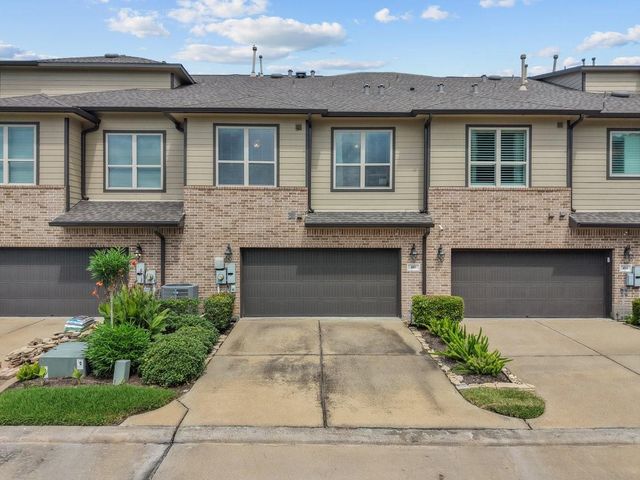 416 Via Regatta Drive, Webster, TX 77598