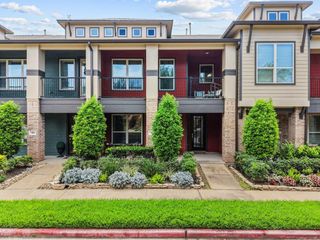 416 Via Regatta Drive, Webster, TX 77598
