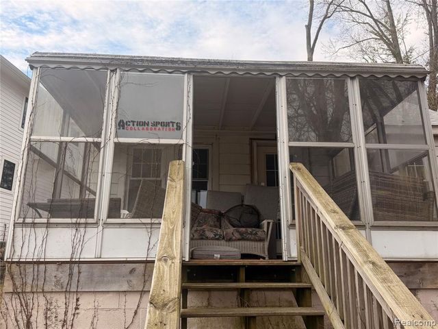 6912 Colony Drive, West Bloomfield, MI 48323