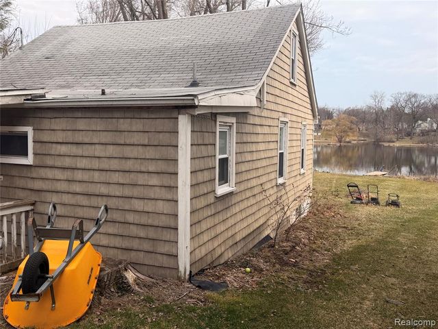 6912 Colony Drive, West Bloomfield, MI 48323