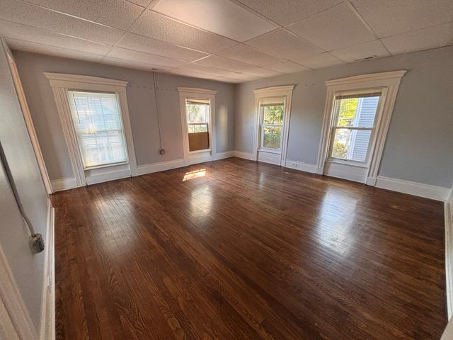 4 Crown St 2, Worcester, MA 01609