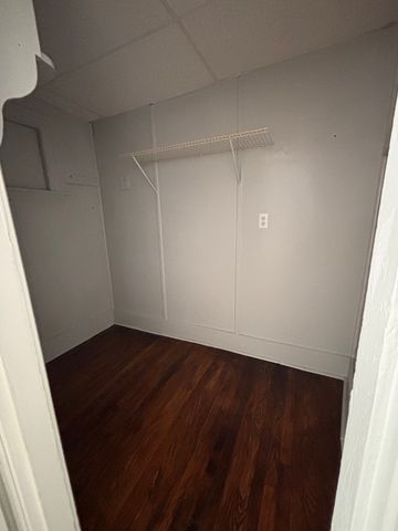 4 Crown St 2, Worcester, MA 01609