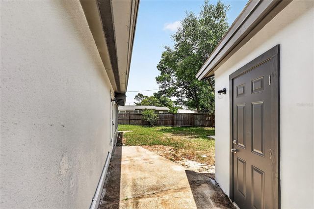 923 HENDERSON STREET, Deltona, FL 32725