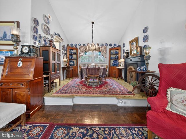 1 UPTON LN, Yardley, PA 19067