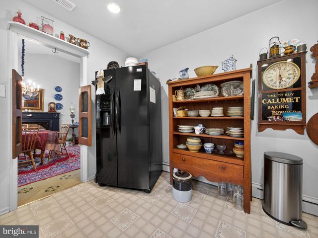 1 UPTON LN, Yardley, PA 19067