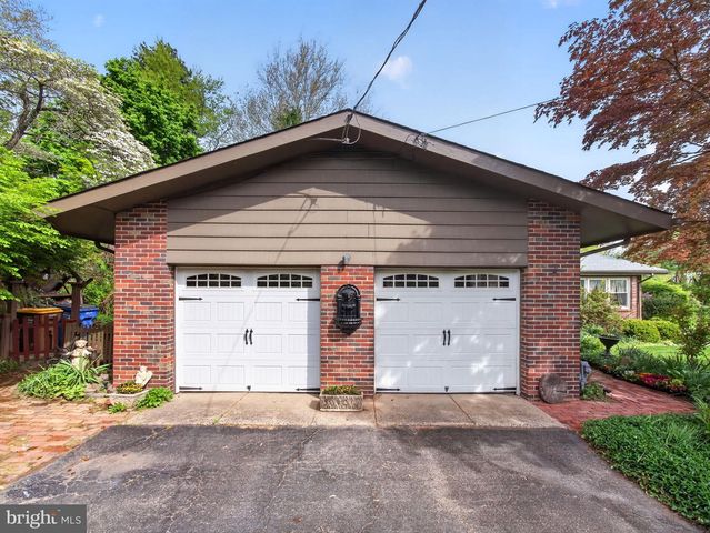 1 UPTON LN, Yardley, PA 19067