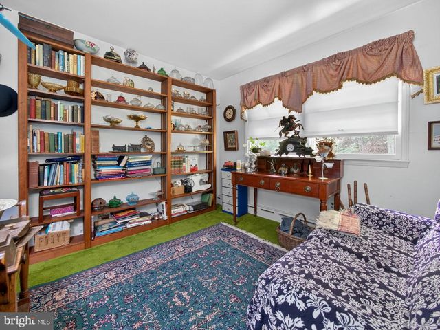 1 UPTON LN, Yardley, PA 19067