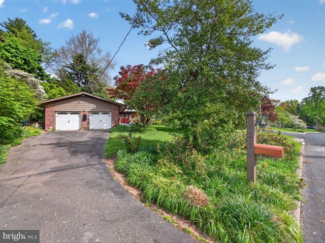 1 UPTON LN, Yardley, PA 19067