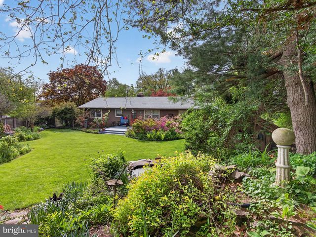 1 UPTON LN, Yardley, PA 19067