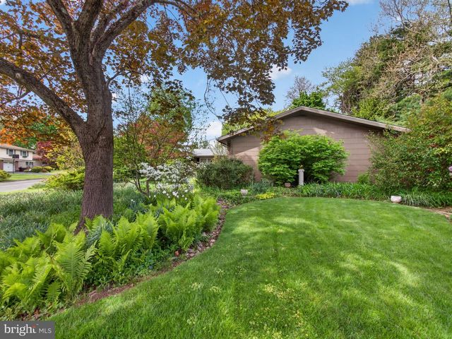 1 UPTON LN, Yardley, PA 19067