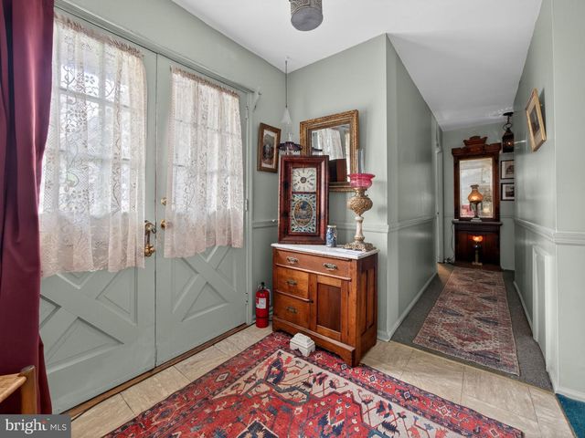 1 UPTON LN, Yardley, PA 19067