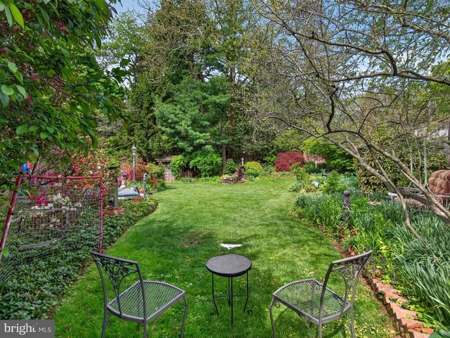 1 UPTON LN, Yardley, PA 19067