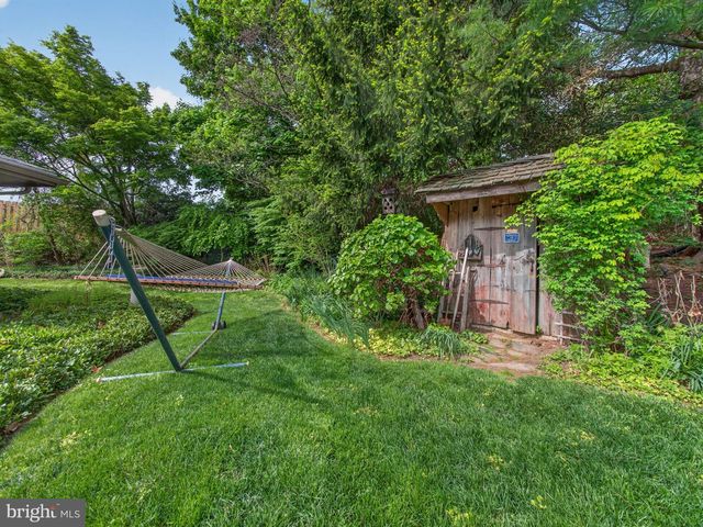 1 UPTON LN, Yardley, PA 19067