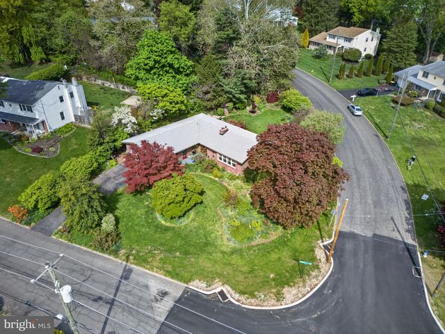 1 UPTON LN, Yardley, PA 19067