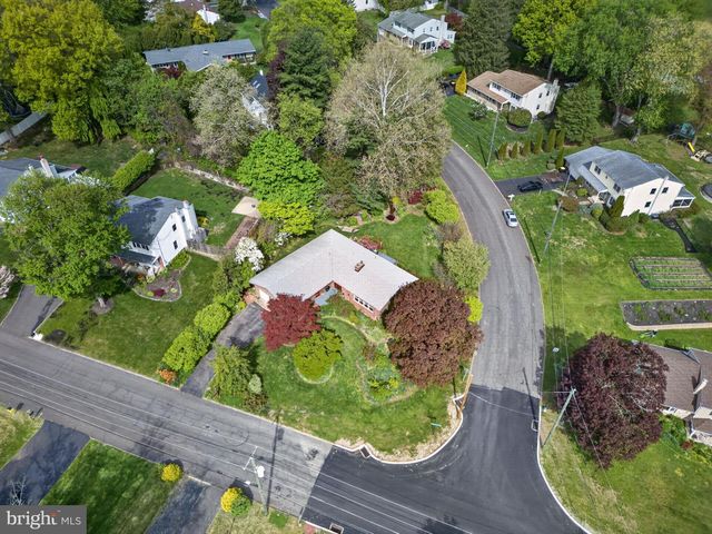 1 UPTON LN, Yardley, PA 19067