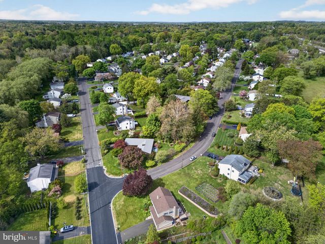 1 UPTON LN, Yardley, PA 19067