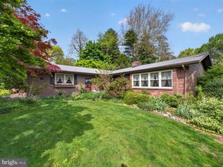1 UPTON LN, Yardley, PA 19067