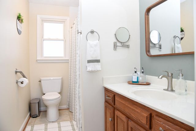 28 Spruce CIR, Blue Ridge, VA 24064