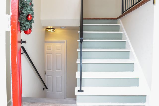 28 Spruce CIR, Blue Ridge, VA 24064