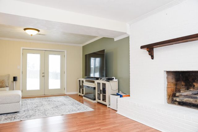 28 Spruce CIR, Blue Ridge, VA 24064