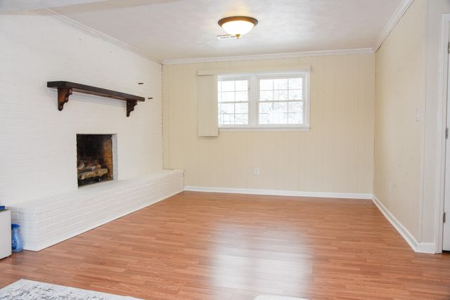 28 Spruce CIR, Blue Ridge, VA 24064