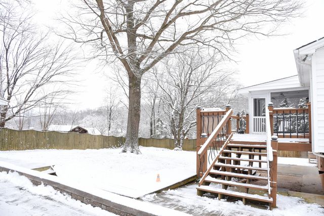 28 Spruce CIR, Blue Ridge, VA 24064