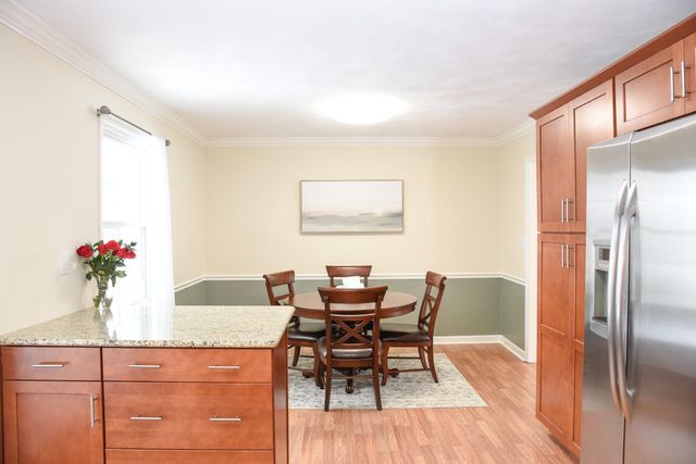 28 Spruce CIR, Blue Ridge, VA 24064