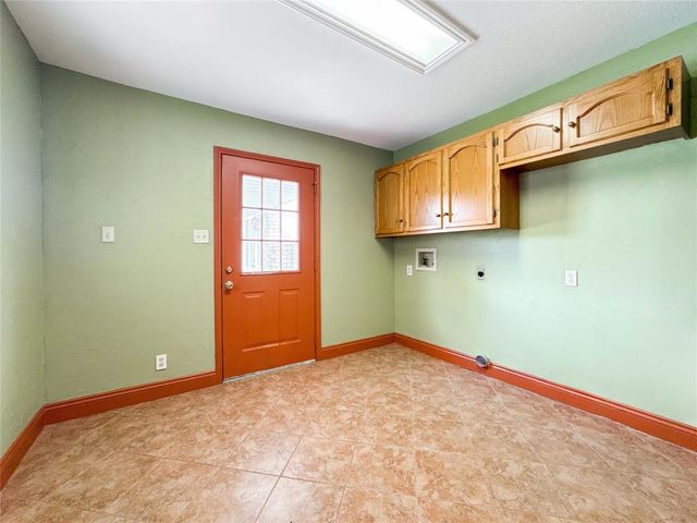 1507 N 24th Street, Nederland, TX 77627