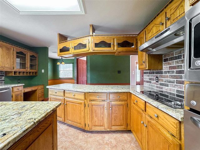 1507 N 24th Street, Nederland, TX 77627
