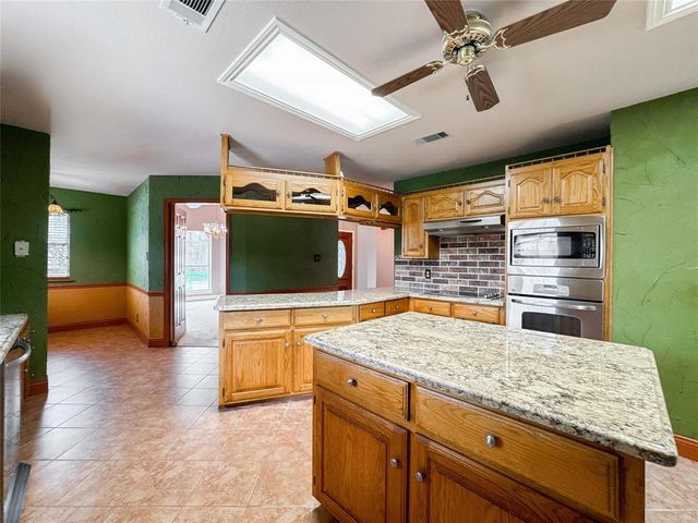 1507 N 24th Street, Nederland, TX 77627