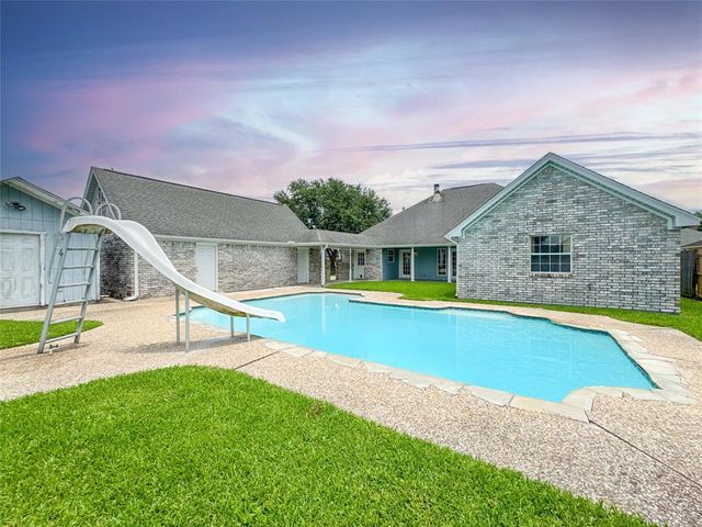 1507 N 24th Street, Nederland, TX 77627